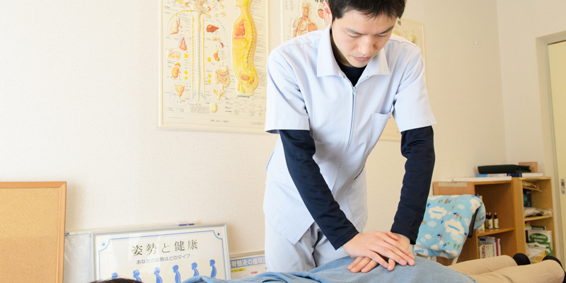 慢性症状を根本治療する特殊な施術方法です。 慢性症状を根本治療する特殊な施術方法です。